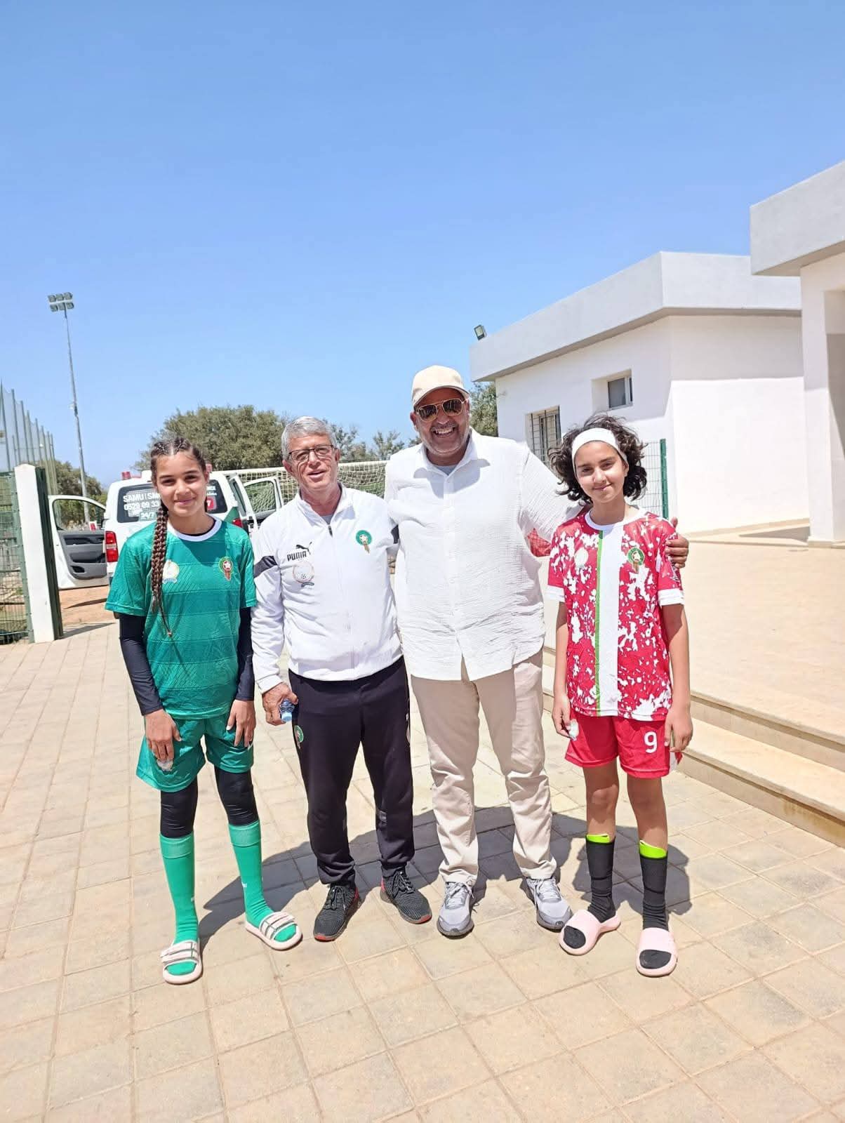 محمد جرو/مراكش/تنوير :رئيس عصبة كلميم لكرة القدم يزور منتخب العصبة النسوي بمعسكر بوزنيقة