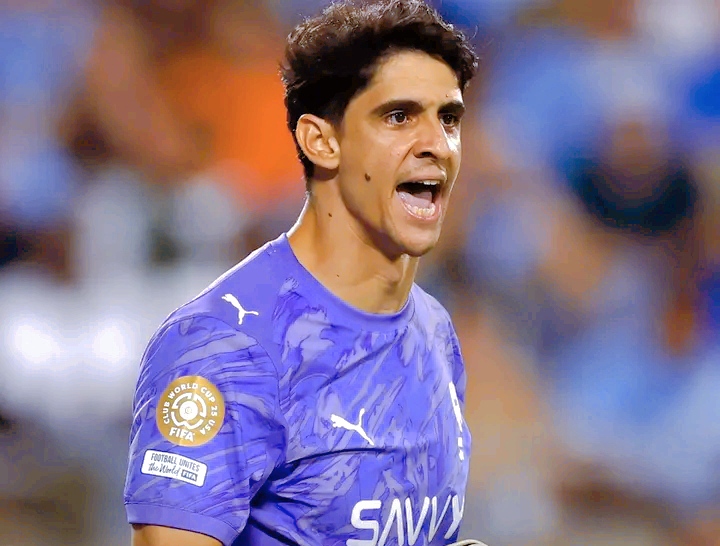 بونو يواصل التألق ويقود الهلال إلى الفوز على مانشستر سيتي في مونديال الأندية.