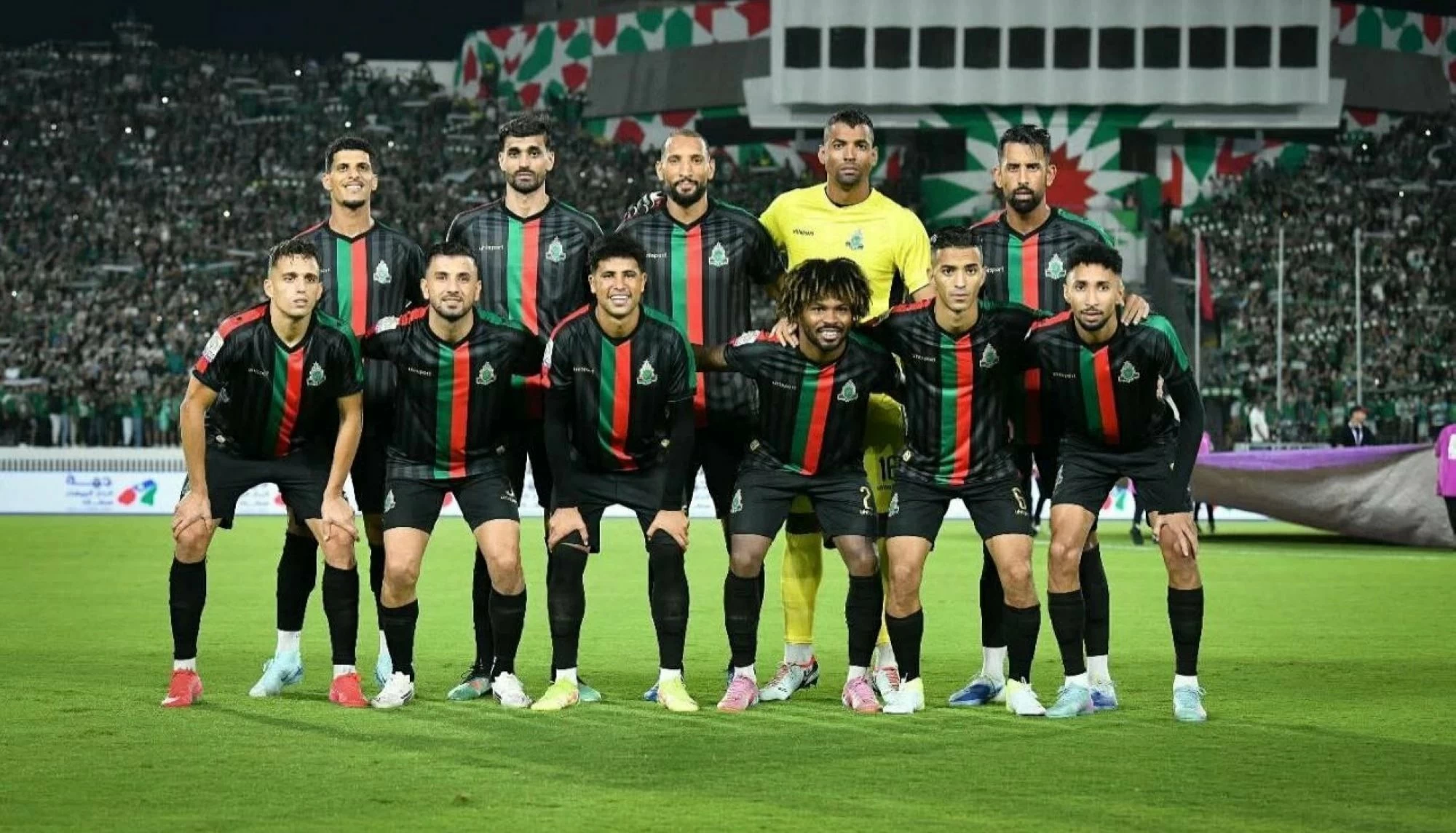 الجيش الملكي يهدر فرصة الانفراد بالصدارة ويكتفي بتعادل مثير أمام الفتح الرياضي