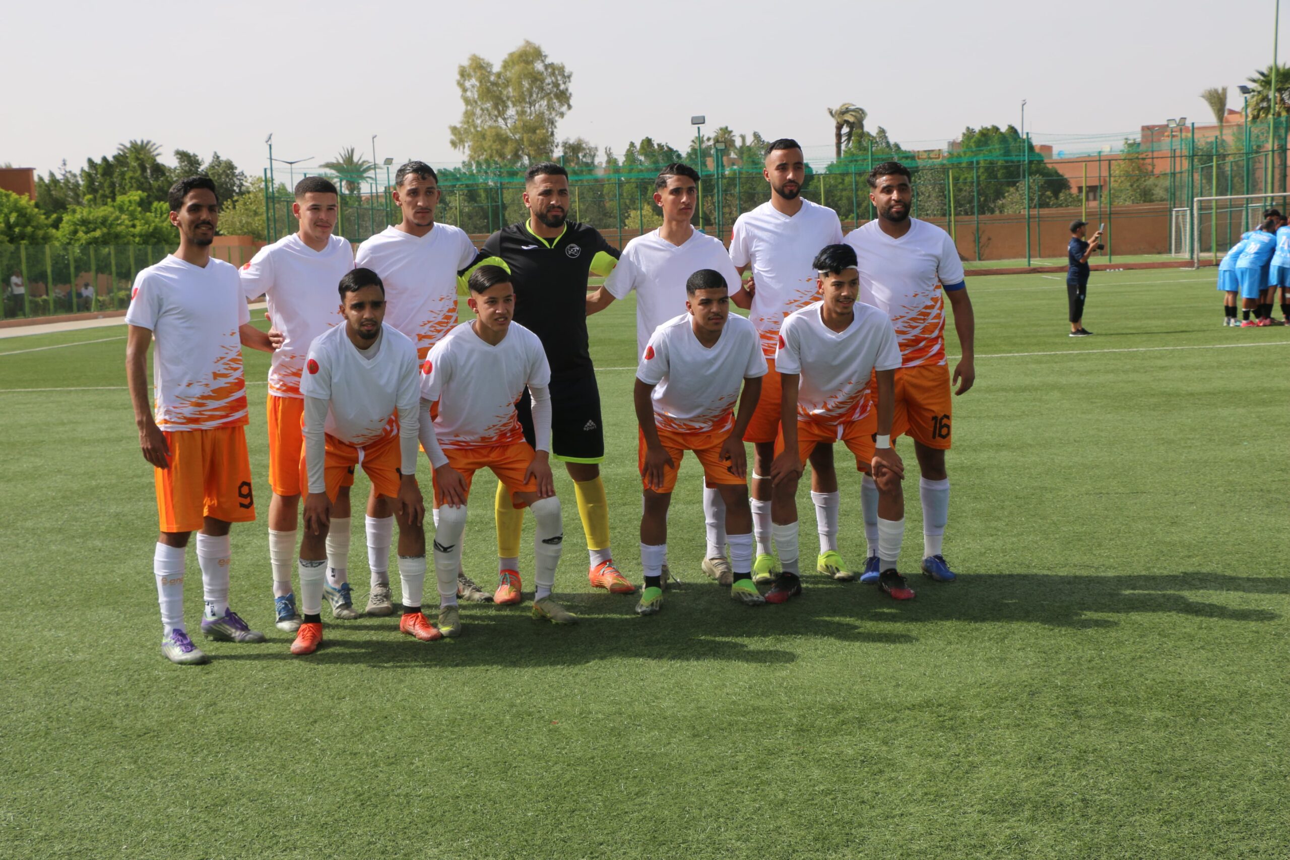 الحي المحمدي المراكشي يضع قدماً قوية في دوري الممتاز بعد الفوز على أكاديمية شباب الرحامنة بهدفين مقابل هدف واحد 