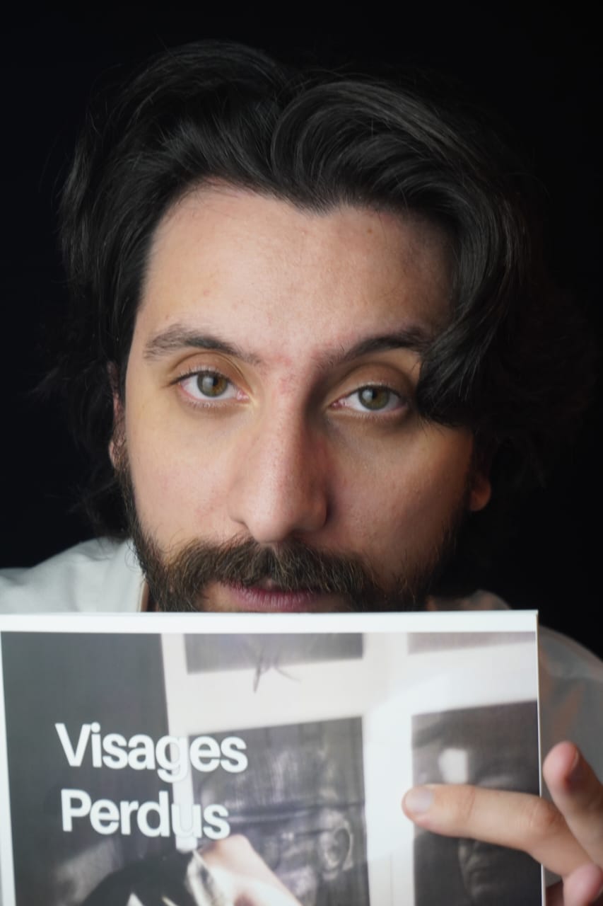 ياسين ابن موسى.. فنان شاب يوثّق الذاكرة ويعيد رسم وجوه الزمن