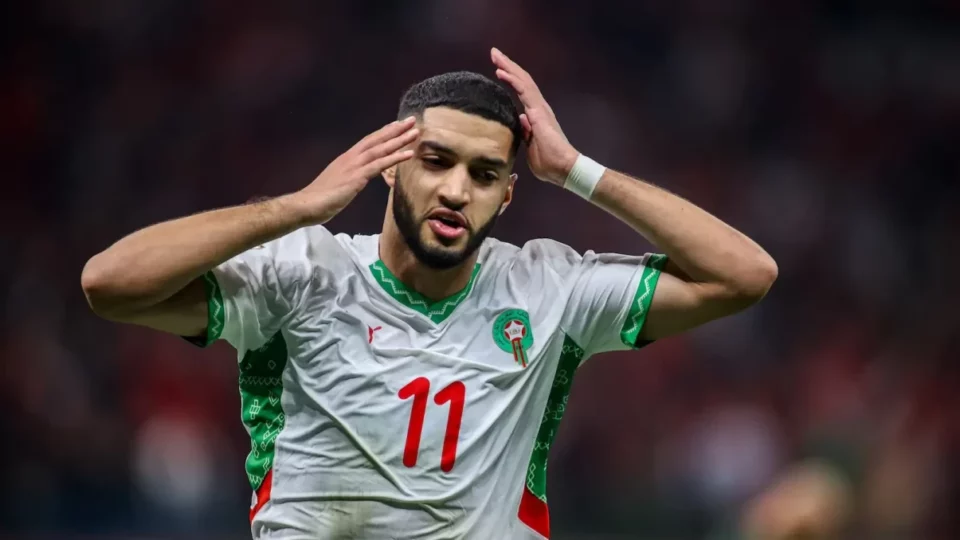 قالوا لوالديه: “قد لا يمشي أبداً”.. كيف هزم إسماعيل الصيباري إعاقته ليصبح نجماً في سماء أسود الأطلس؟