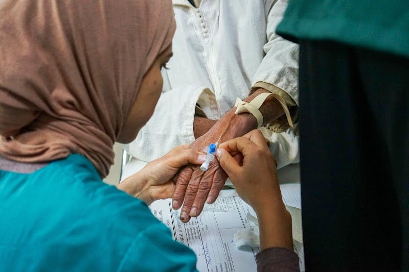 بطالة خريجي التمريض تعيد مطلب التوظيف المباشر إلى الواجهة