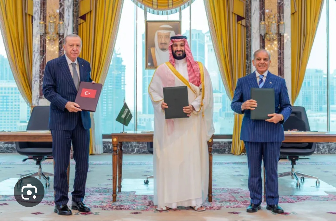 ما الذي دعا السعودية إلى عقد تحالف عسكري عاجل مع كل من تركيا وباكستان؟ وما هي آفاق هذا التحالف وتداعياته على المنطقة؟
