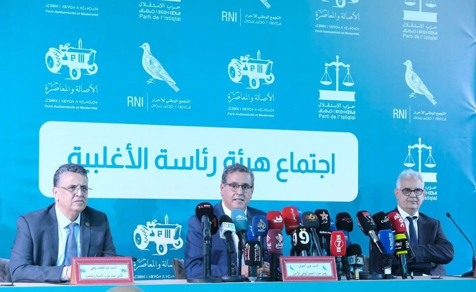 الأب والابن والابنة والزوجة في السياسة.. هل تتجه الأحزاب المغربية نحو «العائلية»؟
