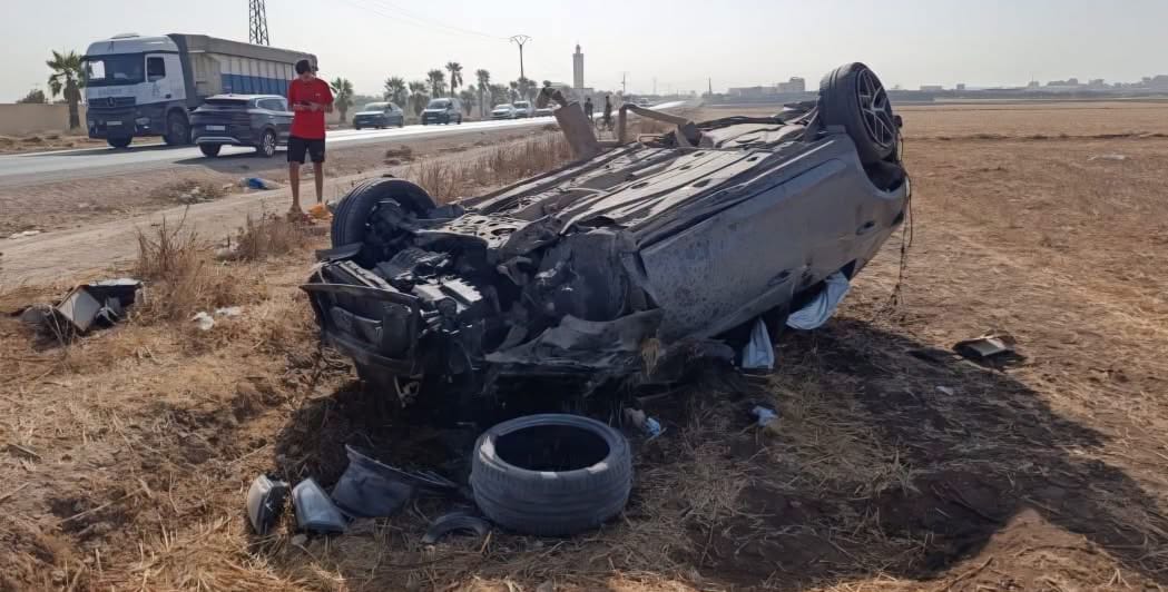 حادثة سير خطيرة تصيب أعضاء من شبيبة فيدرالية اليسار وتعيد ملف الطرق المتدهورة ببرشيد إلى الواجهة