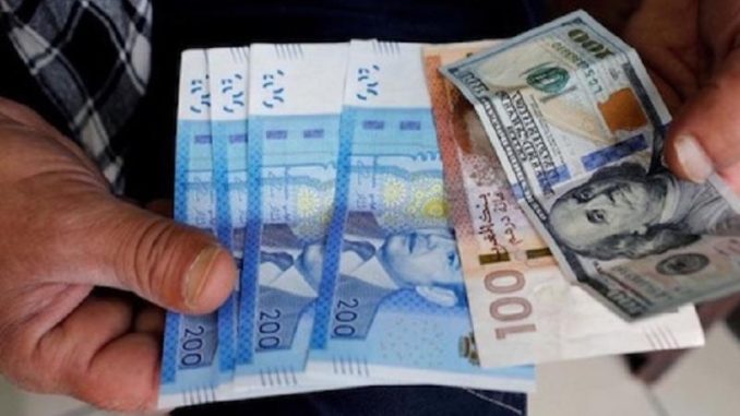 الدرهم .. يتراجع بـ1 في المائة أمام الدولار خلال أسبوع