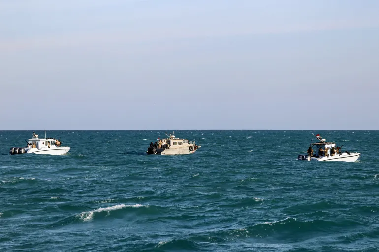الحوثيون يسيطرون على جزيرة ميون ويعززون قبضتهم على باب المندب وسط مخاوف على الملاحة الدولية